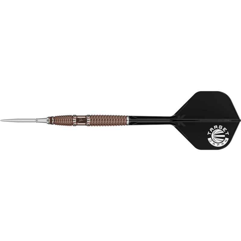 Target Japan Paul Lim G10 Steeldart 90% – Montierter Dart mit kupferfarbenem Barrel und schwarzem Flight, waagerechte Seitenansicht