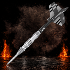 BULL'S Tac T1 Steeldart 90% vor dunklem Rauchhintergrund mit dezenten orangefarbenen Flammen