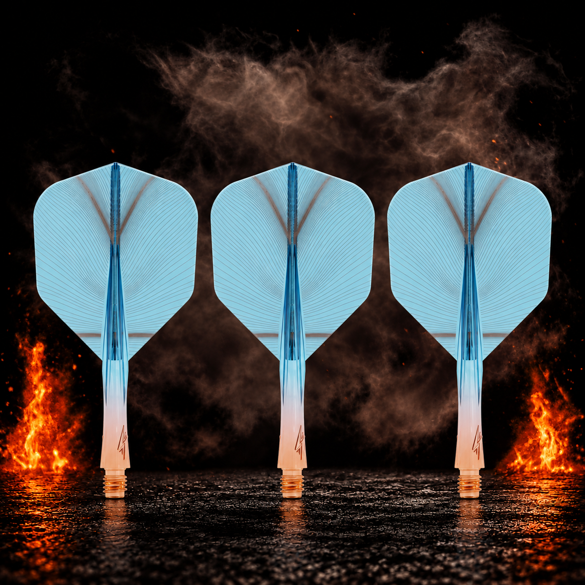 Caliburn SUP Flights Moulded Shaft and Flight - Standard No6 - Feather - Orange & Blau vor dunklem Rauchhintergrund mit dezenten orangefarbenen Flammen