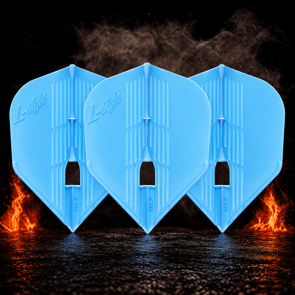 L-Style Champagne Pro Kami L3 Small Standard Flight vor dunklem Rauchhintergrund mit dezenten orangefarbenen Flammen
