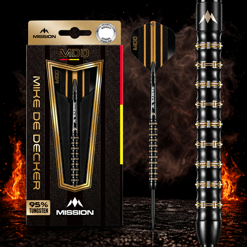 Mission Mike de Decker Darts Steel Tip - 95% Tungsten - Black & Gold PVD – Verpackung, senkrechter Dart und Barrel-Detail vor dunklem Rauchhintergrund