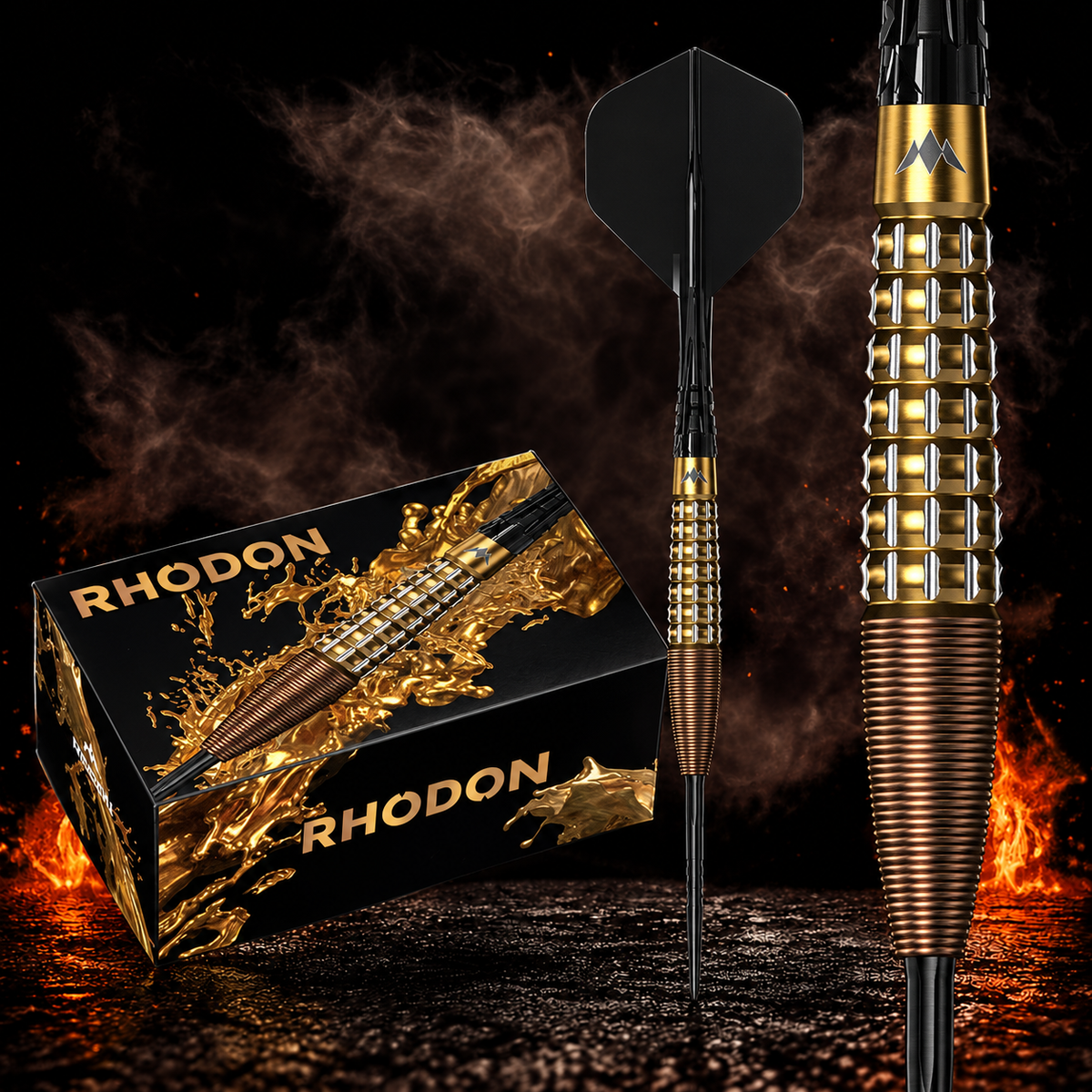 Mission Rhodon Darts Steel Tip - 95% Tungsten - Bronze & Gold PVD – Verpackung, senkrechter Dart und Barrel-Detail vor dunklem Rauchhintergrund