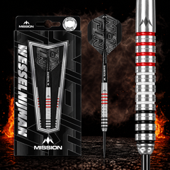 Mission Wessel Nijman Darts Steel Tip - 95% – Verpackung, senkrechter Dart und Barrel-Detail vor dunklem Rauchhintergrund