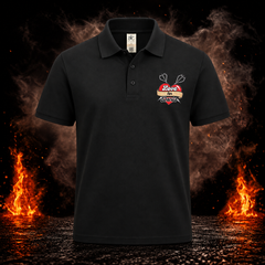 Polo - Love for Darts vor dunklem Rauchhintergrund mit dezenten orangefarbenen Flammen