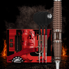 Target Japan Paul Lim G10 Steeldart 90% – Verpackung, senkrechter Dart und Barrel-Detail vor dunklem Rauchhintergrund