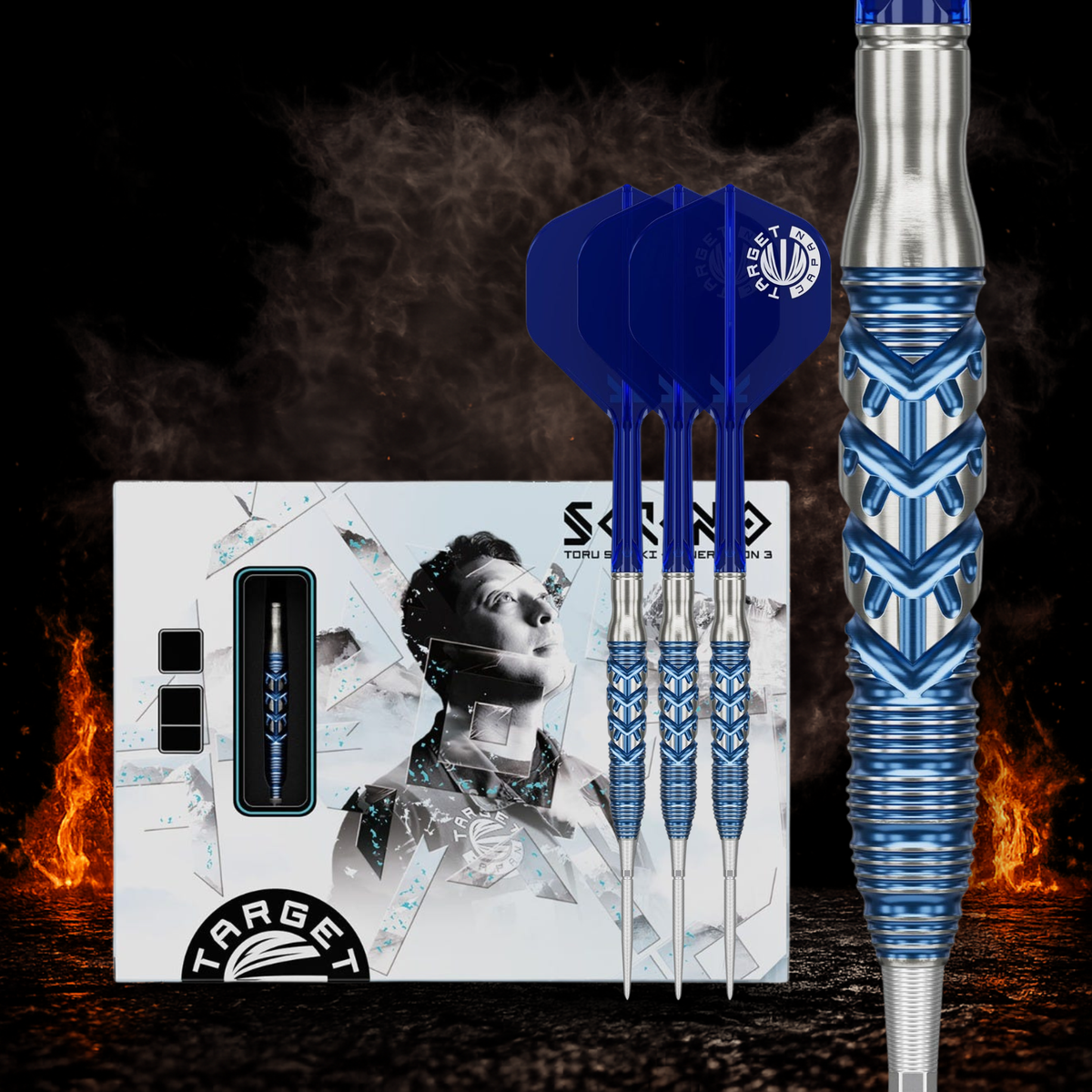 Target Japan Toru Suzuki Sereno G3 Swiss Point – Verpackung, senkrechter Dart und Barrel-Detail vor dunklem Rauchhintergrund