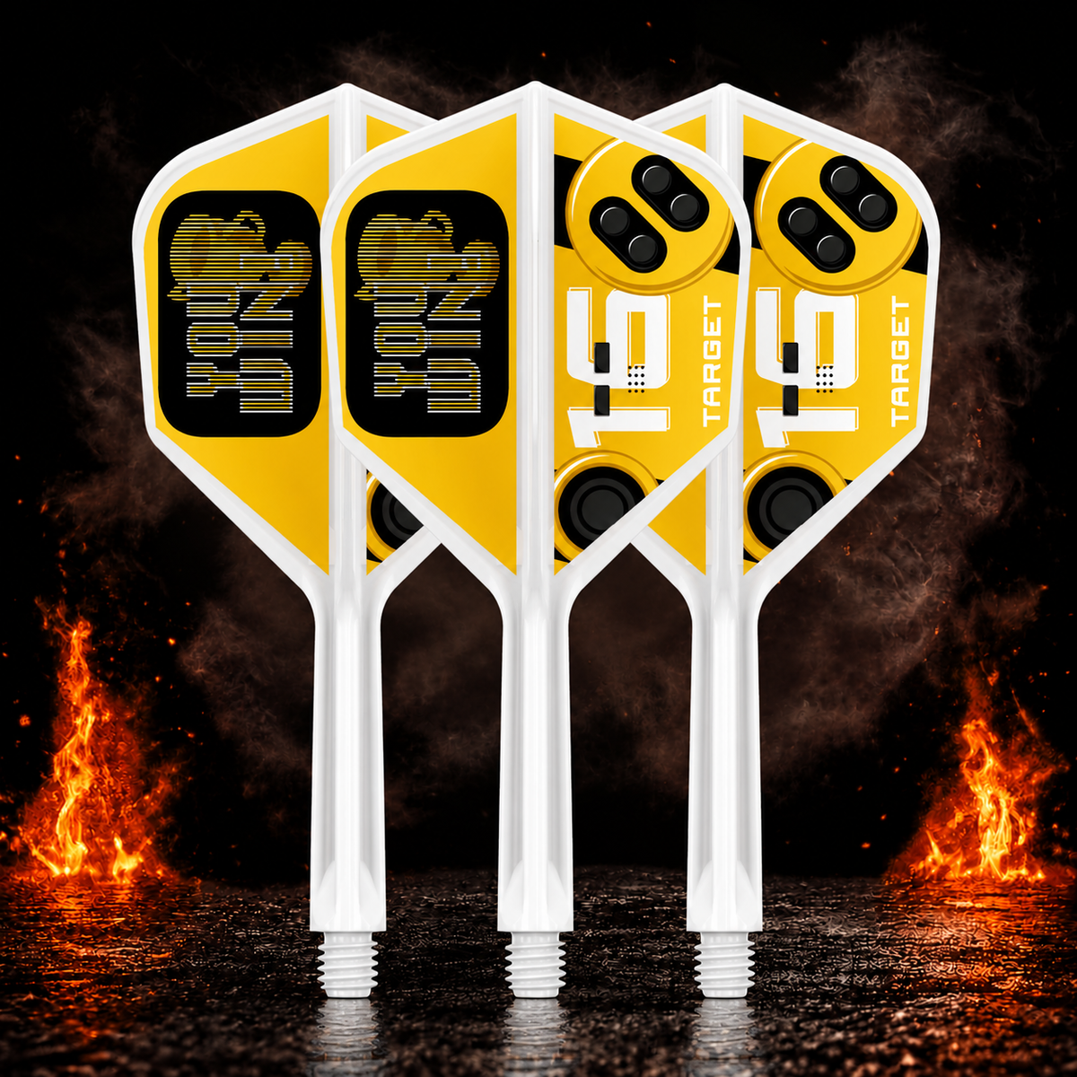 Target K-Flex You Win Small Standard No.6 Flight Shaft System vor dunklem Rauchhintergrund mit dezenten orangefarbenen Flammen