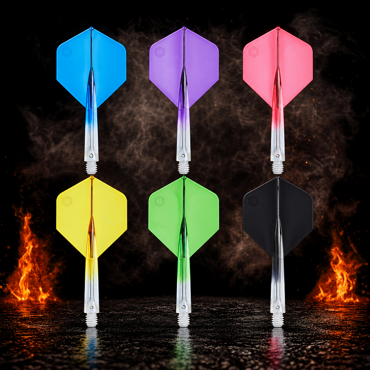 Unicorn Forge Two Tone vor dunklem Rauchhintergrund mit dezenten orangefarbenen Flammen