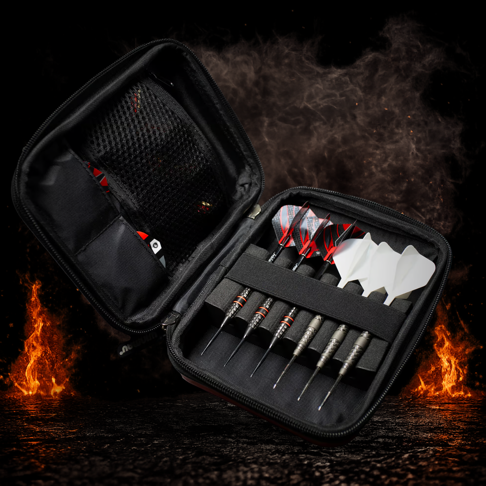Innenansicht des Winmau Armor G2 Dart Wallet mit Platz für Dartpfeile und Zubehör