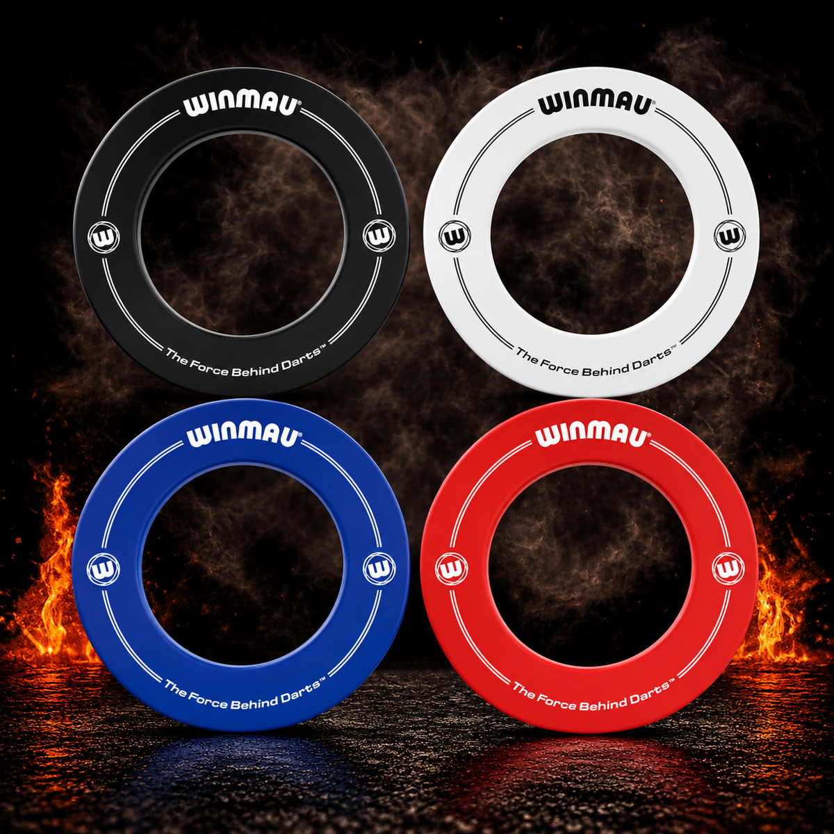 Winmau Dartboard Surround vor dunklem Rauchhintergrund mit dezenten orangefarbenen Flammen